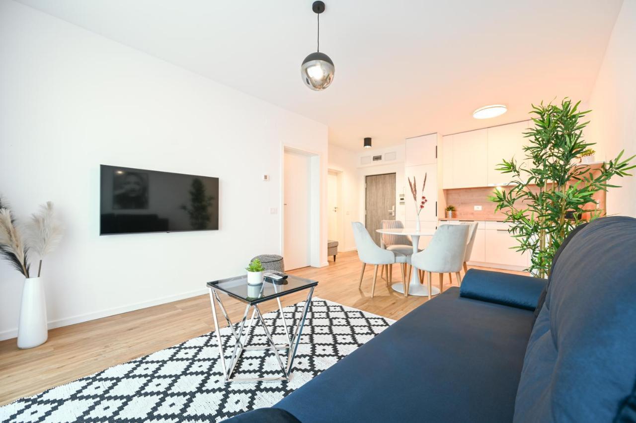 Km Flats Apartamento Oradea Exterior foto